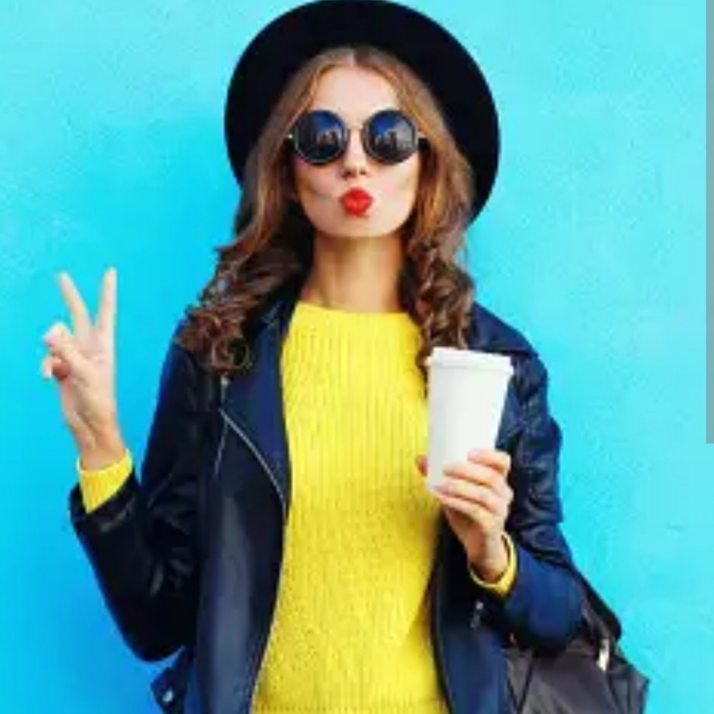 Meet your Posher, Lola